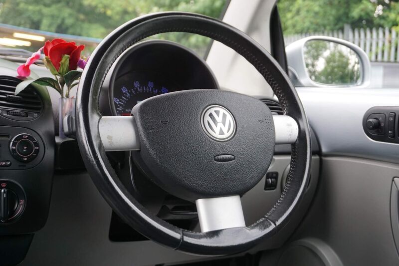 VOLKSWAGEN BEETLE