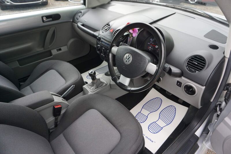 VOLKSWAGEN BEETLE