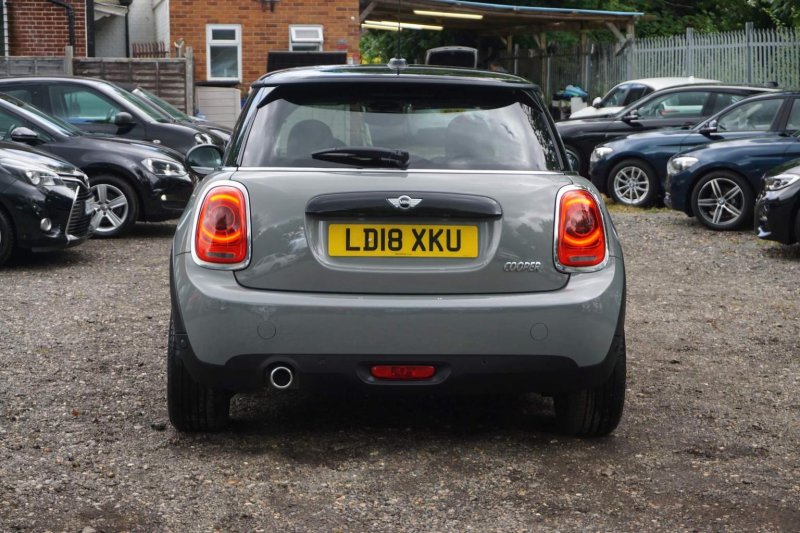 MINI HATCH
