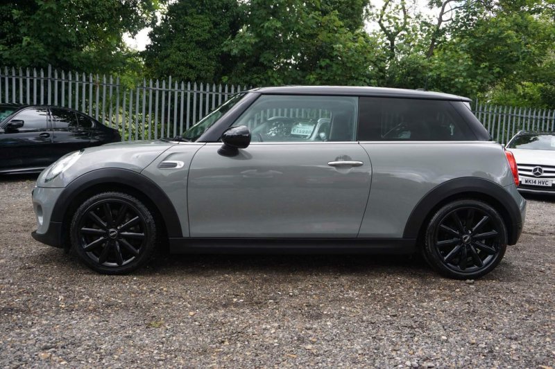 MINI HATCH