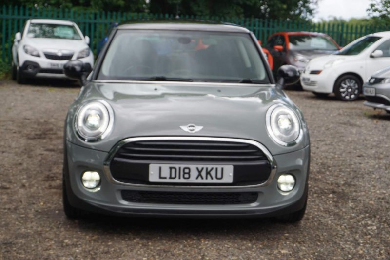 MINI HATCH