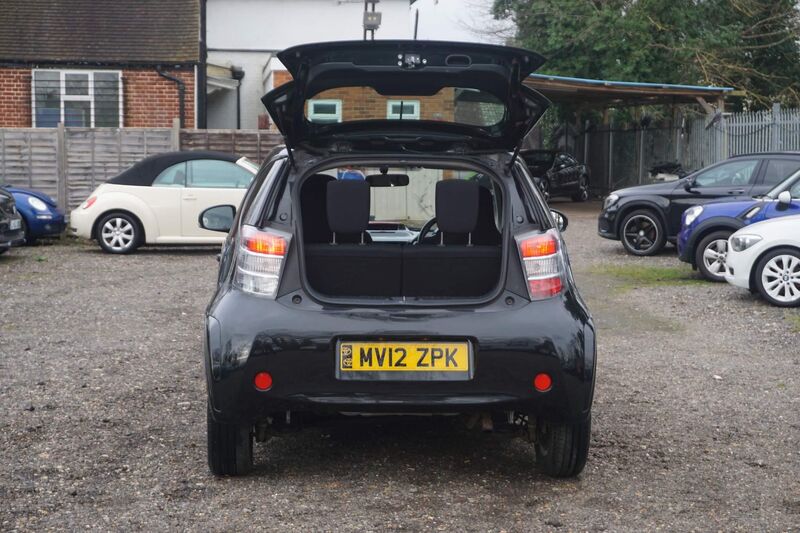 TOYOTA IQ