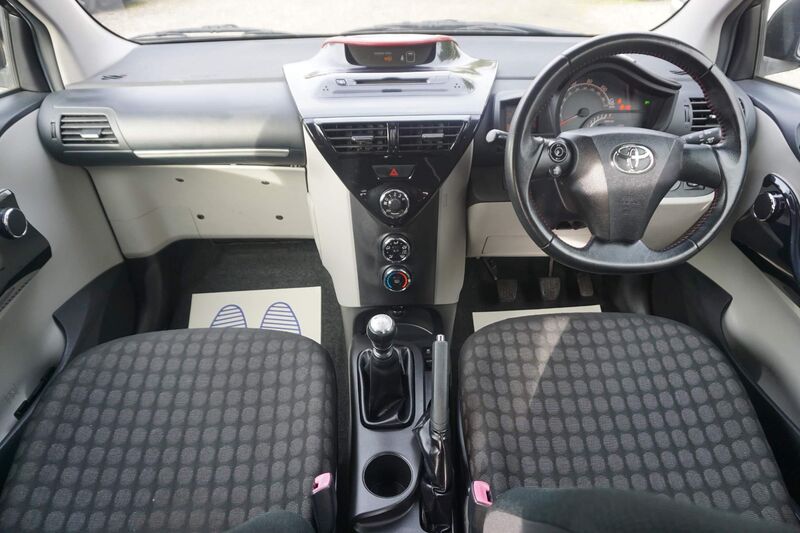 TOYOTA IQ
