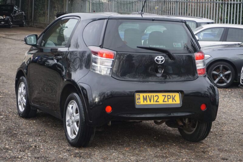 TOYOTA IQ