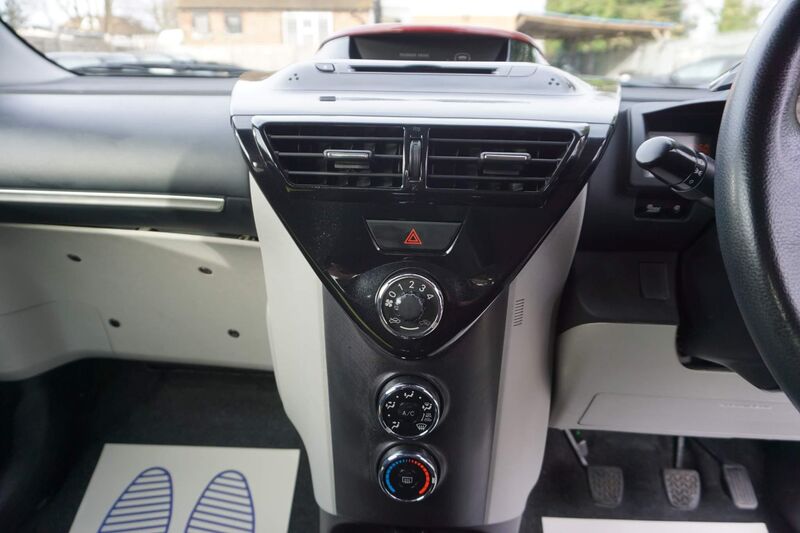 TOYOTA IQ
