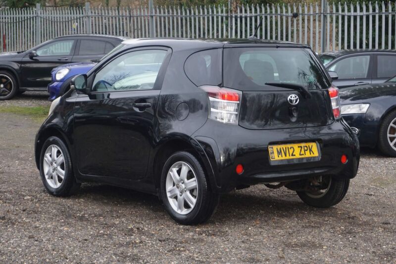 TOYOTA IQ