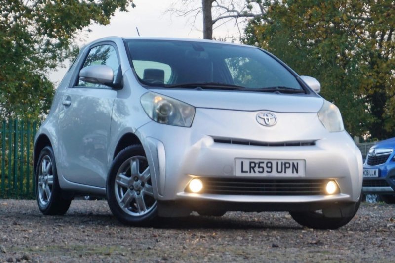 TOYOTA IQ