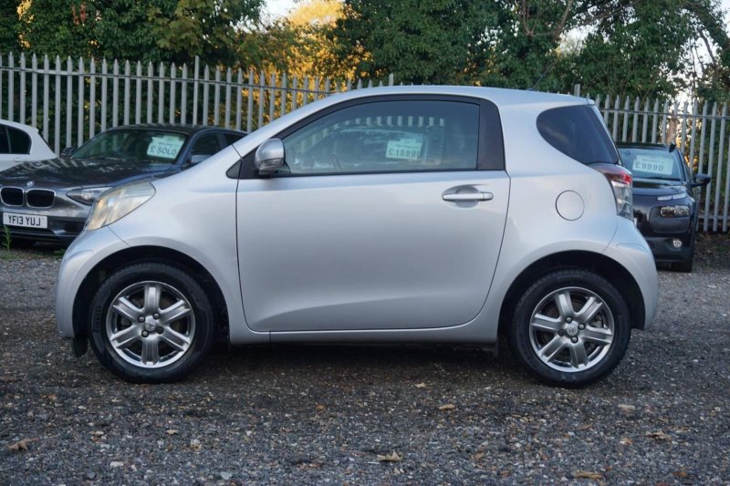TOYOTA IQ