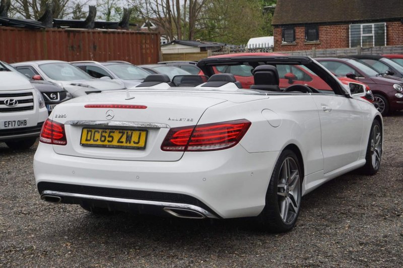 MERCEDES-BENZ E CLASS