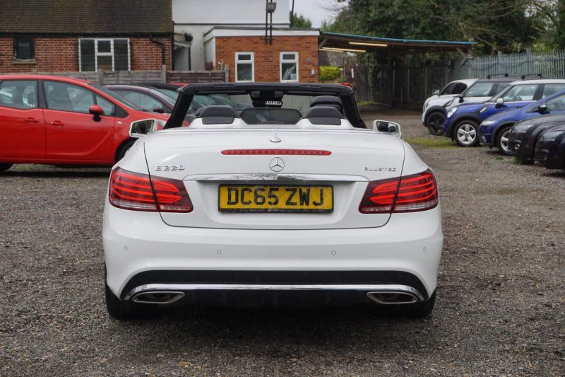 MERCEDES-BENZ E CLASS
