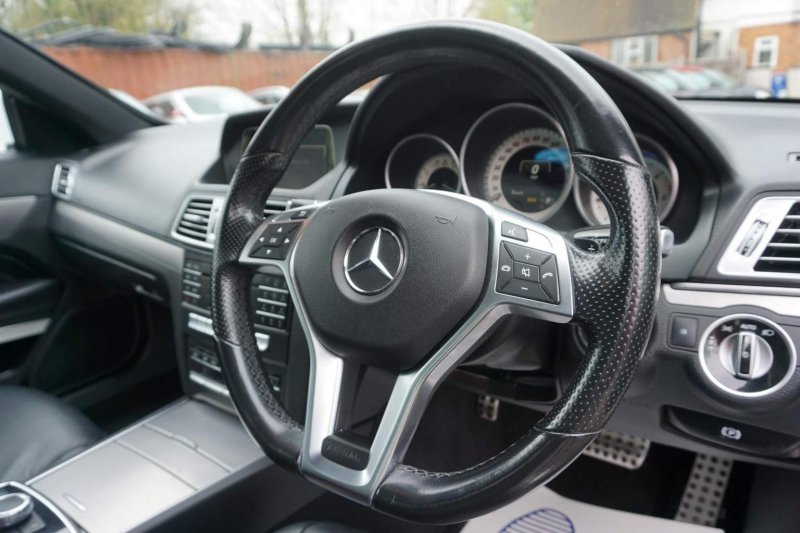 MERCEDES-BENZ E CLASS