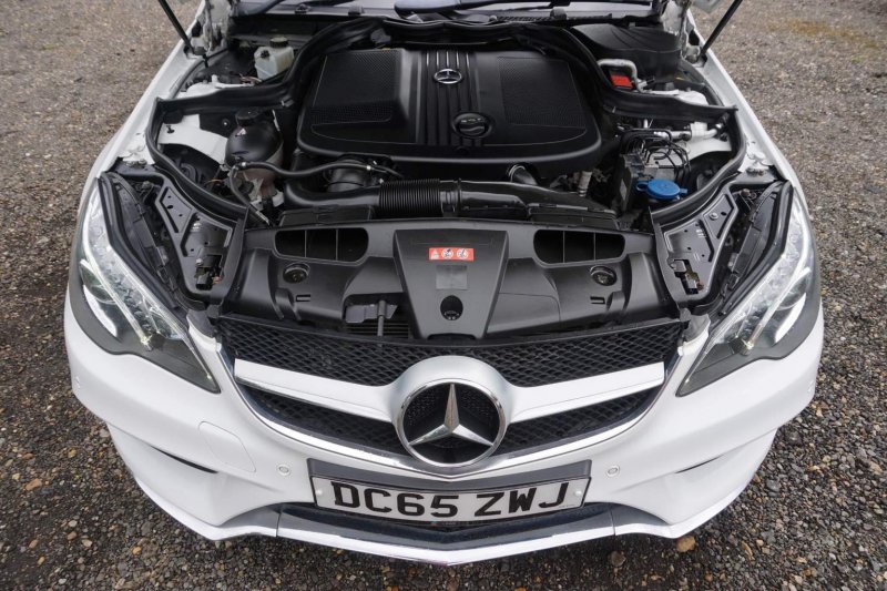 MERCEDES-BENZ E CLASS