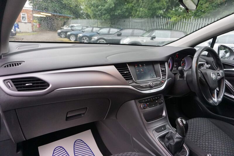VAUXHALL ASTRA