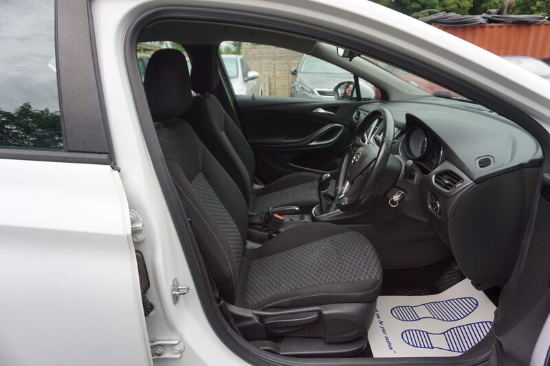 VAUXHALL ASTRA