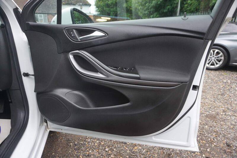 VAUXHALL ASTRA