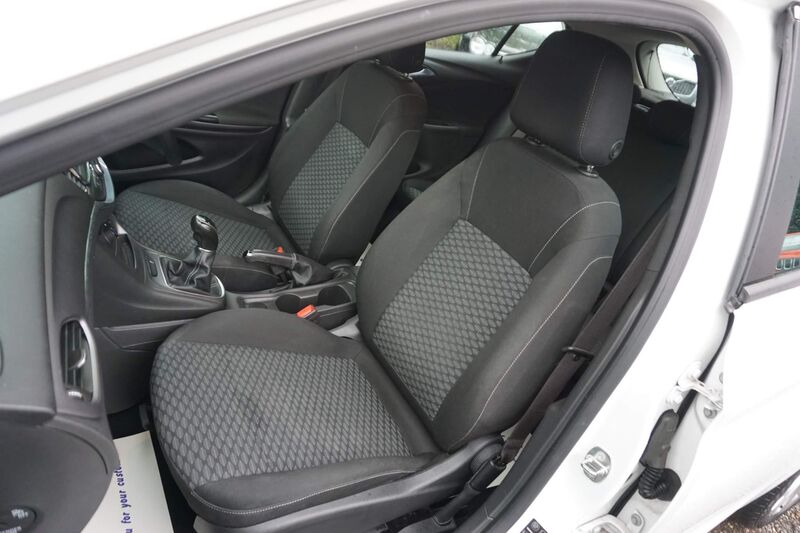 VAUXHALL ASTRA