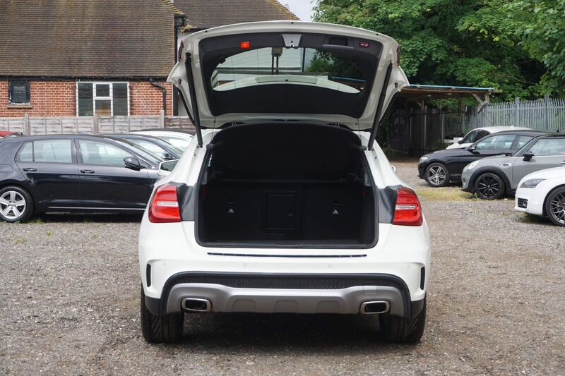 MERCEDES-BENZ GLA CLASS