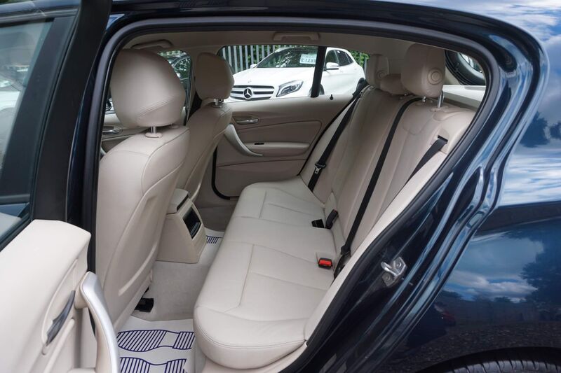 BMW 1 SERIES