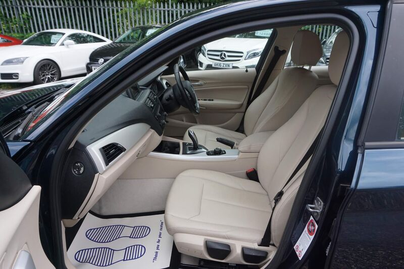 BMW 1 SERIES