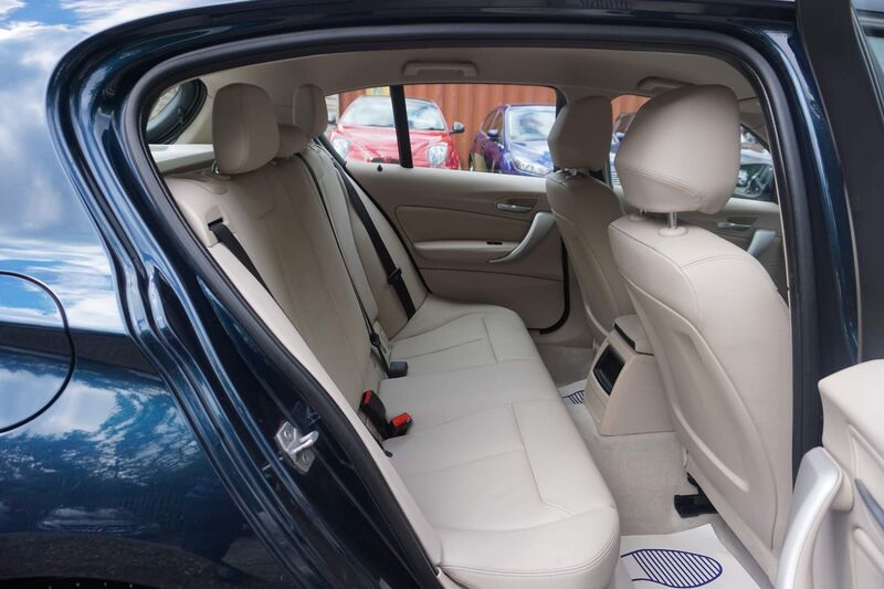 BMW 1 SERIES