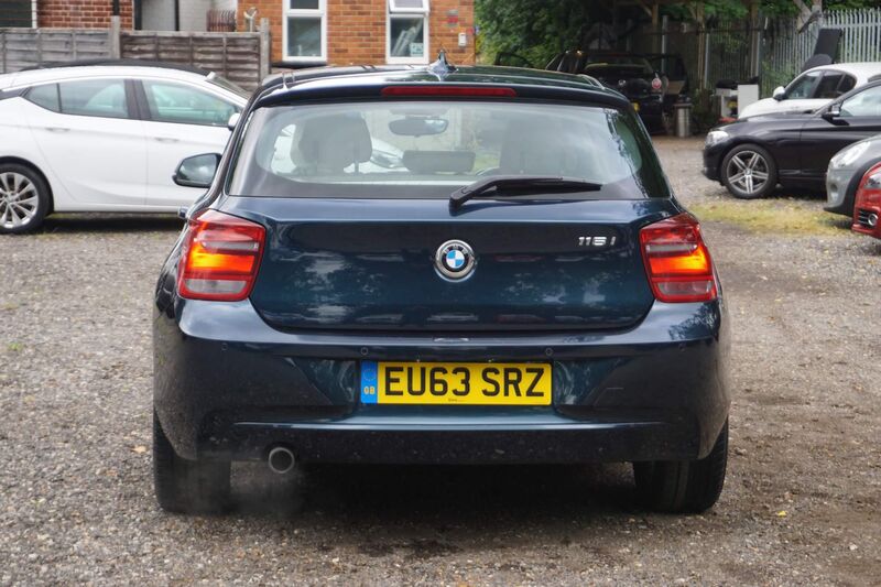 BMW 1 SERIES