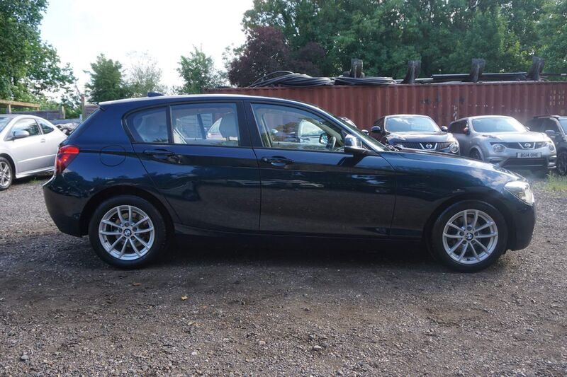 BMW 1 SERIES