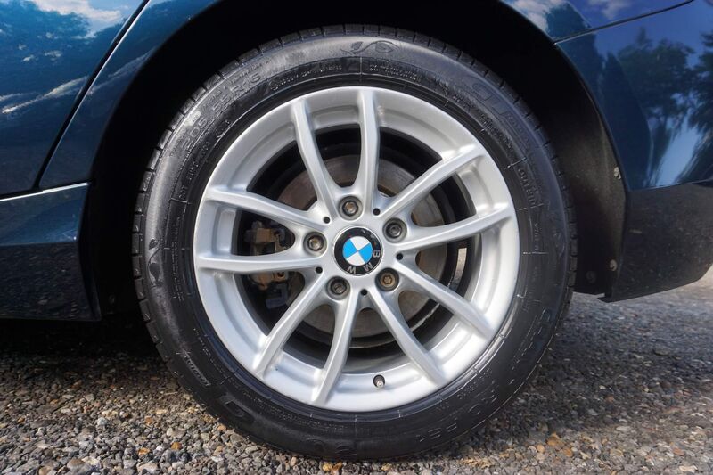 BMW 1 SERIES
