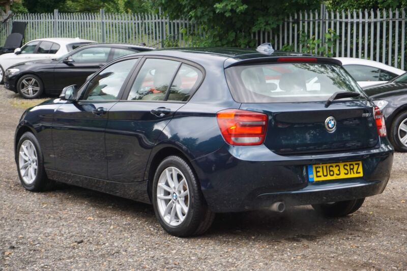 BMW 1 SERIES