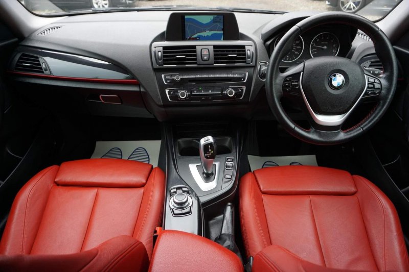 BMW 1 SERIES