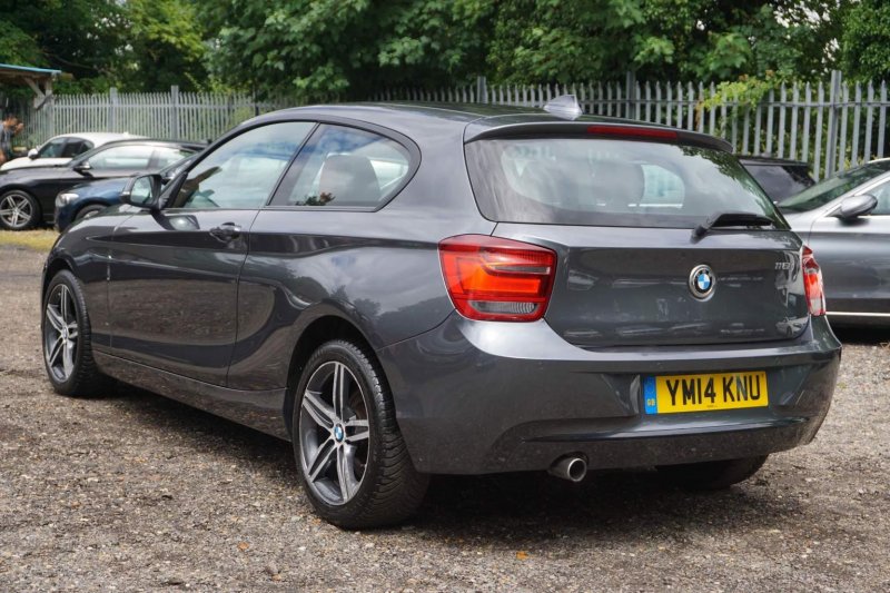 BMW 1 SERIES