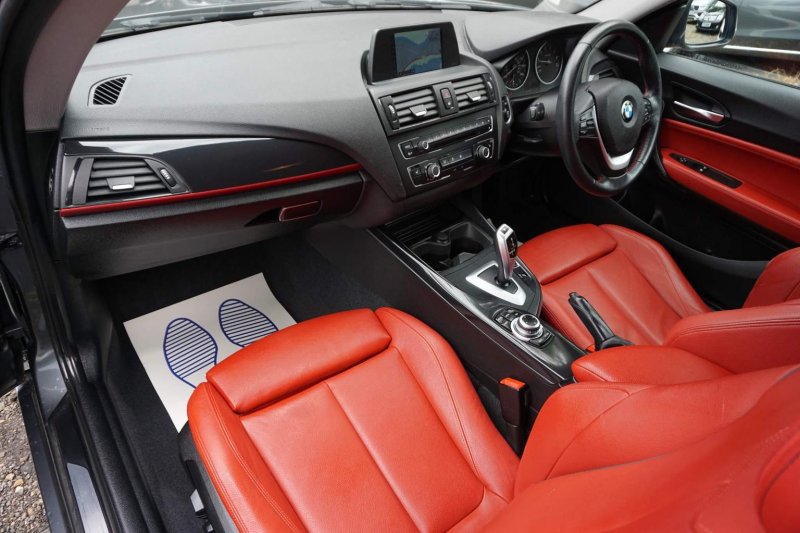 BMW 1 SERIES