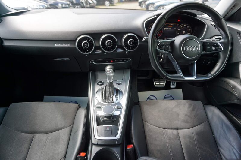 AUDI TT