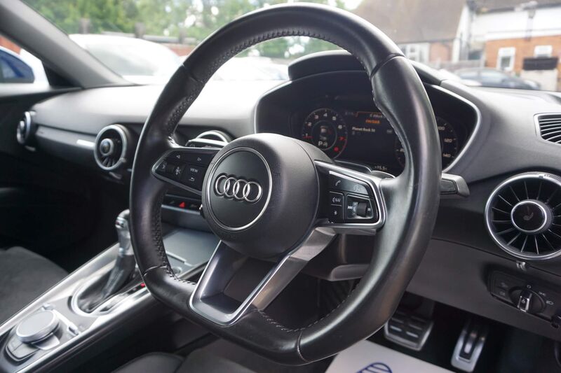 AUDI TT