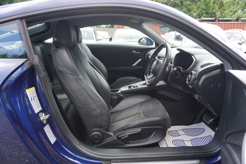 AUDI TT