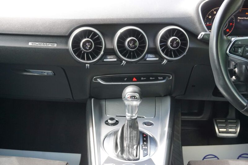 AUDI TT