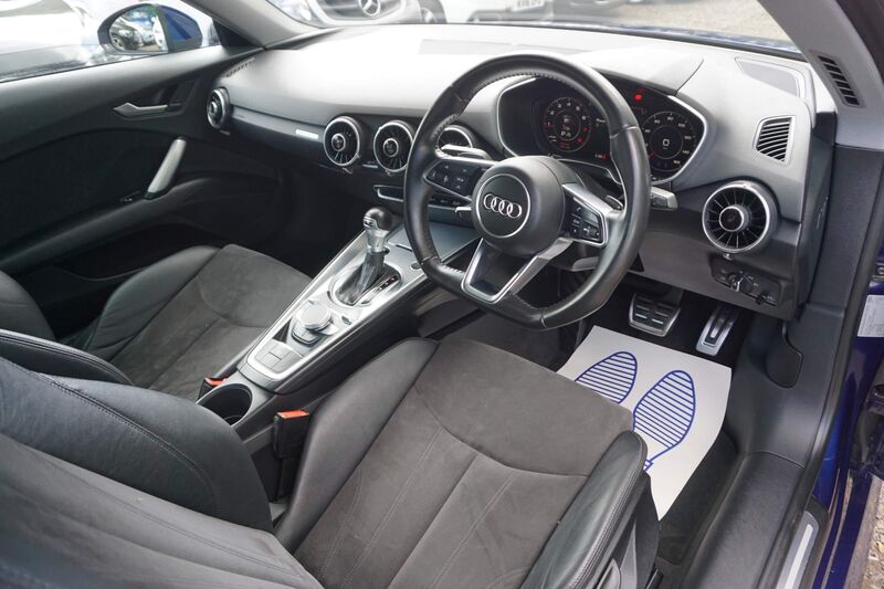 AUDI TT