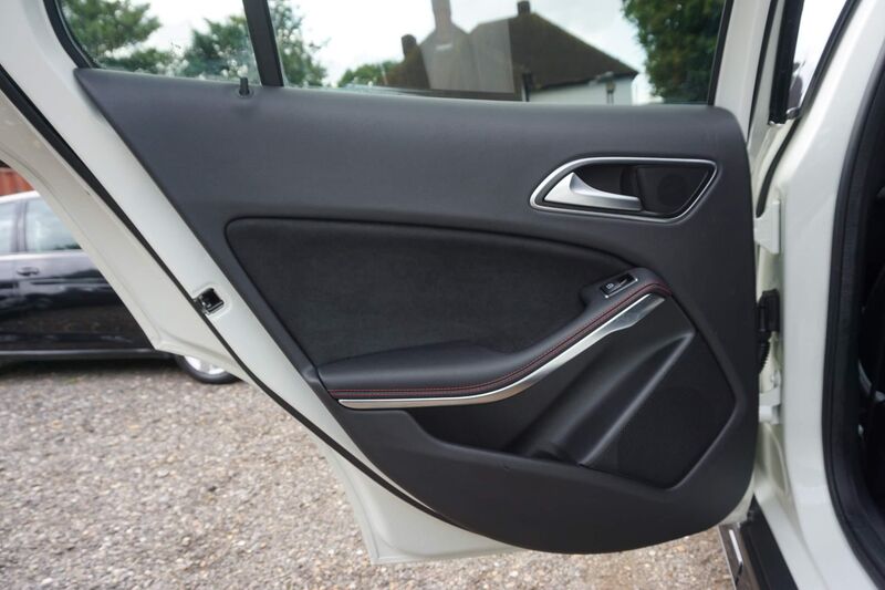 MERCEDES-BENZ GLA CLASS