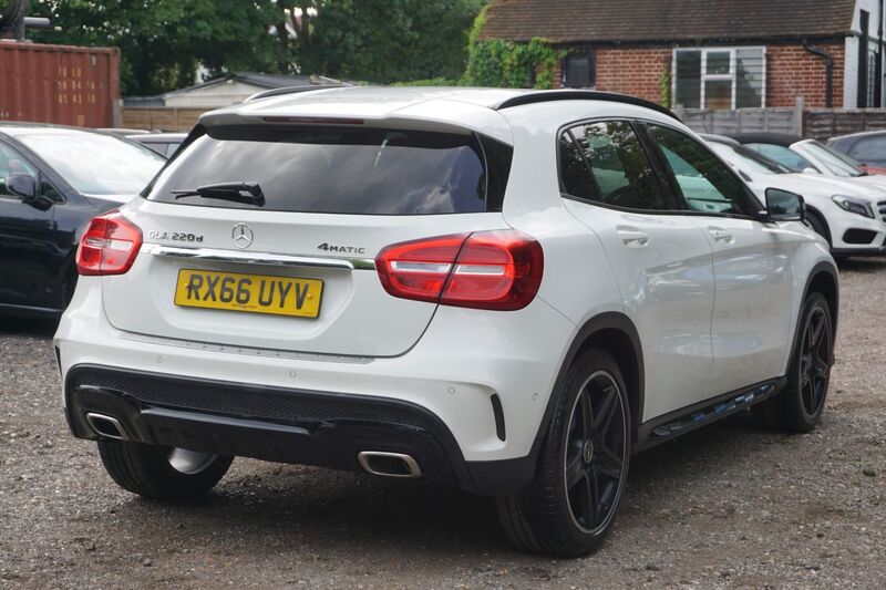 MERCEDES-BENZ GLA CLASS