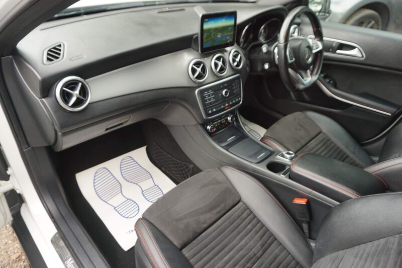 MERCEDES-BENZ GLA CLASS