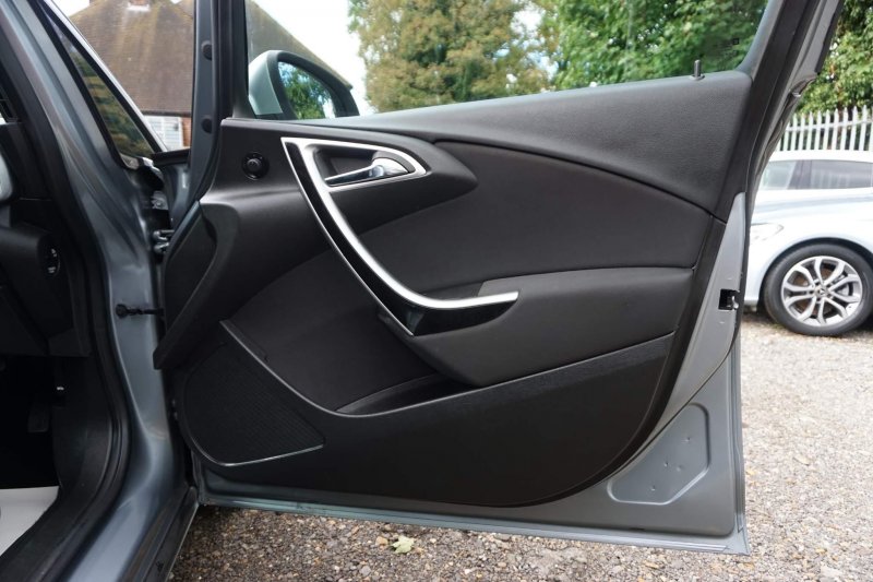 VAUXHALL ASTRA