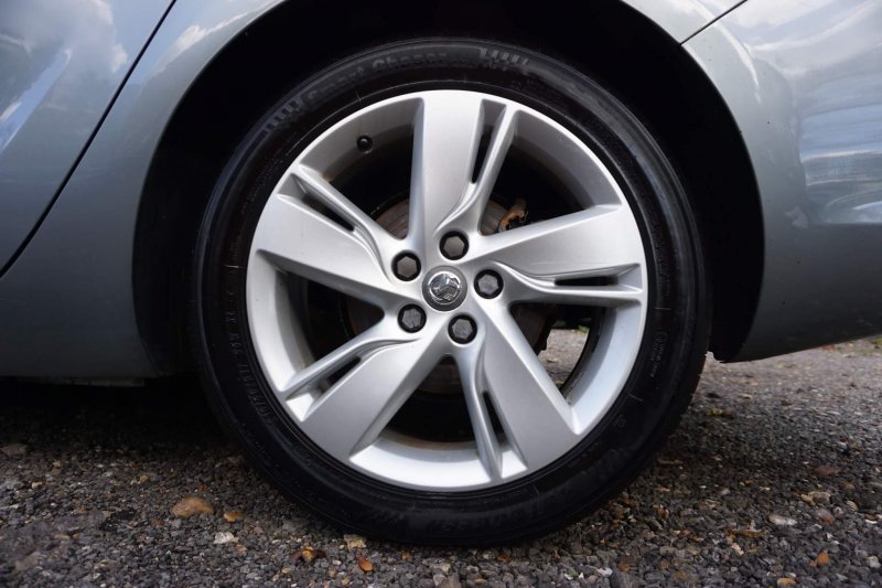 VAUXHALL ASTRA