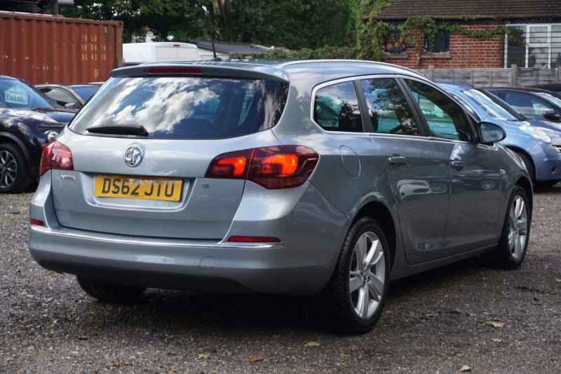 VAUXHALL ASTRA