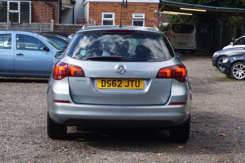 VAUXHALL ASTRA