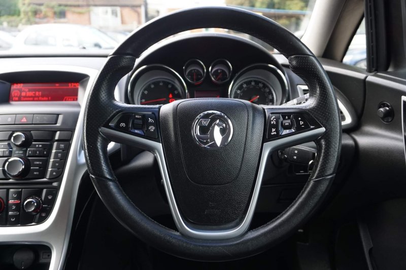 VAUXHALL ASTRA