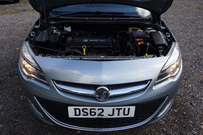 VAUXHALL ASTRA
