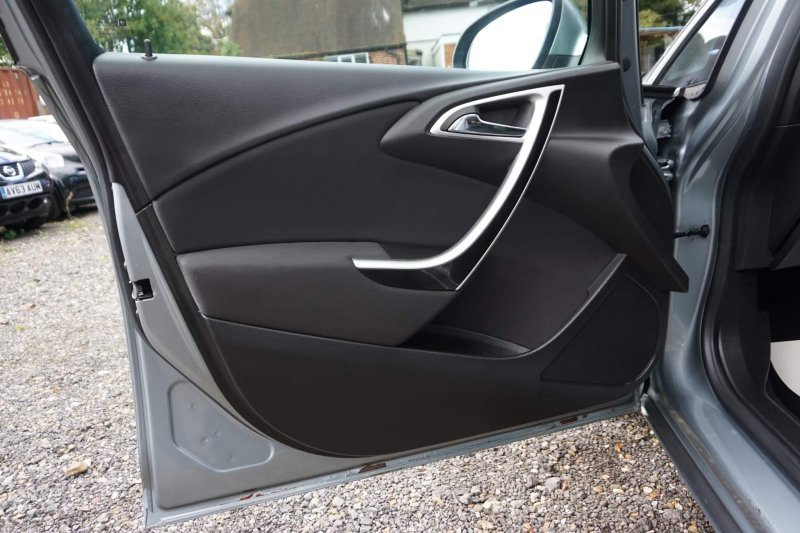 VAUXHALL ASTRA