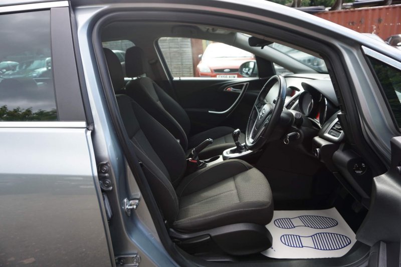 VAUXHALL ASTRA