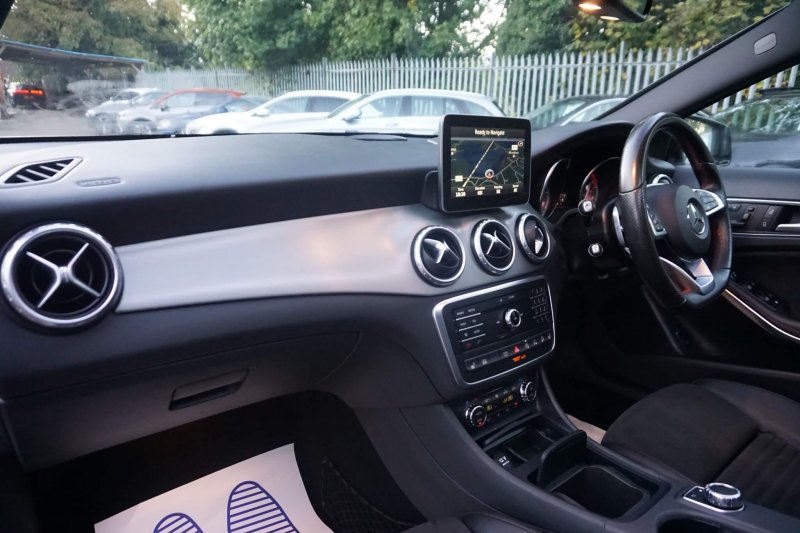 MERCEDES-BENZ GLA CLASS