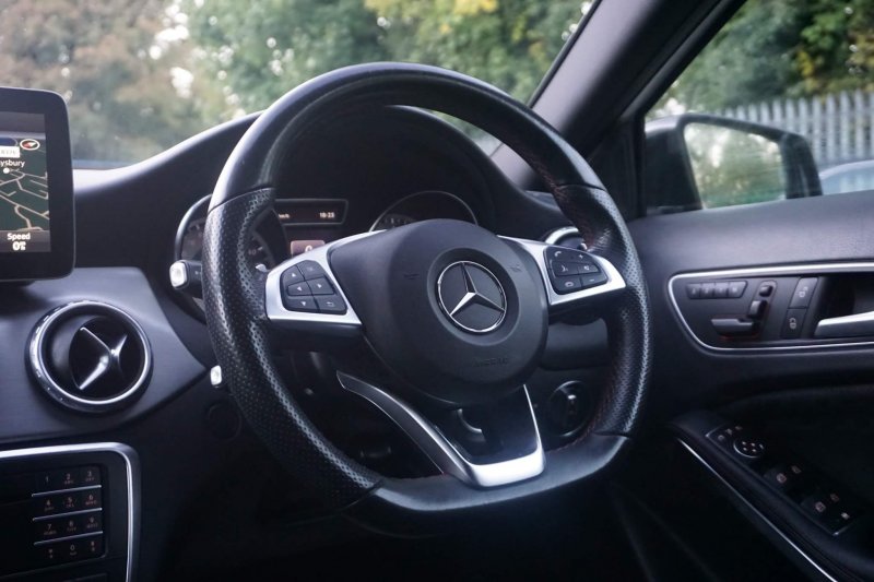 MERCEDES-BENZ GLA CLASS
