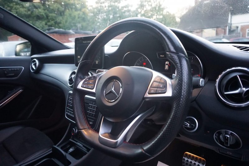 MERCEDES-BENZ GLA CLASS